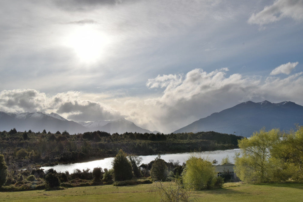 Fiordland National Park Lodge Te Anau Downs Exteriör bild