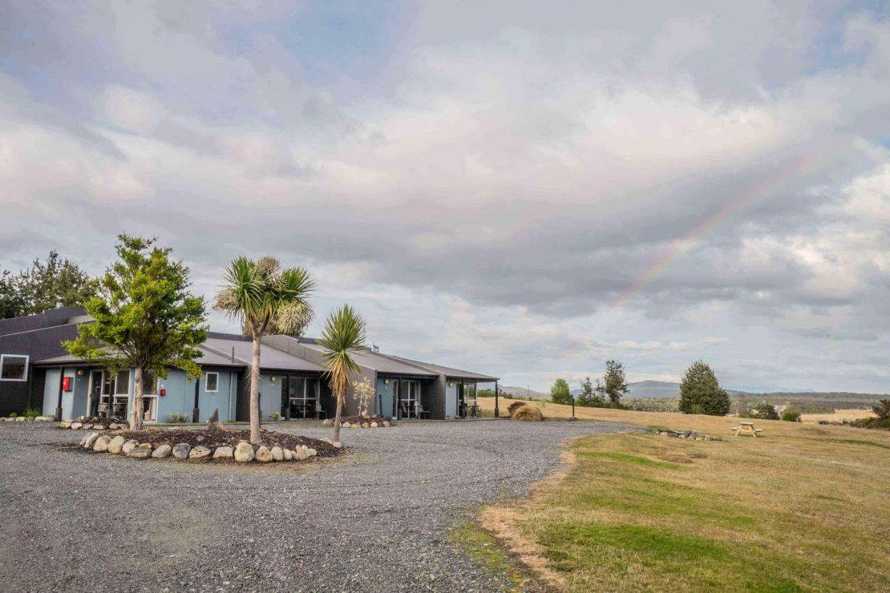 Fiordland National Park Lodge Te Anau Downs Exteriör bild